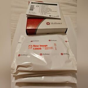 5 Hollister 13908 Ostomy Skin Barrier Pre-Sized , Exp 2026-03-01, Contents Shown